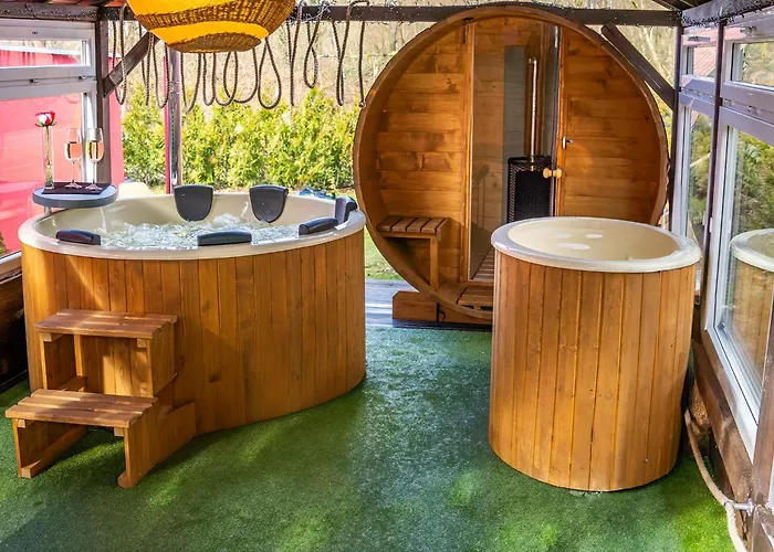 Holiday Home Vegas - House And Garten For Exclusive Use